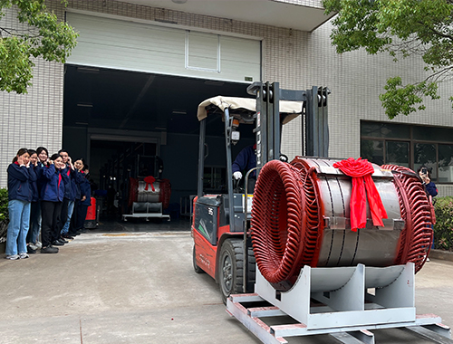 تهانينا على التشغيل الناجح لورشة تجميع المولد عالي الطاقة!